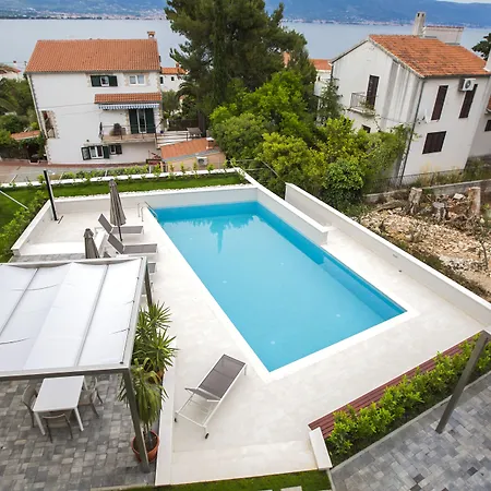 Bago Апартаменты