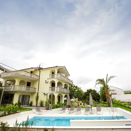 Апартаменты Bago