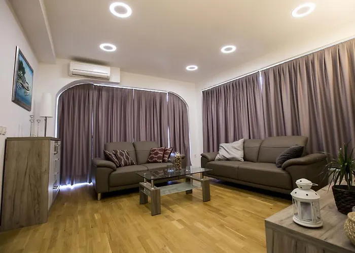 Bago شقة تروغير