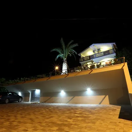 Bago Apartment *