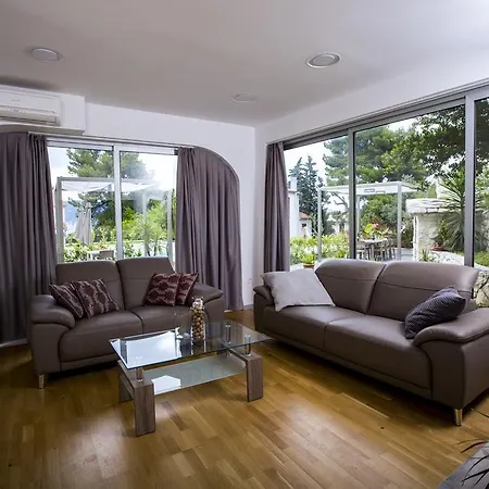 Bago Apartment