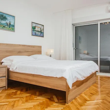 Apartment Bago *