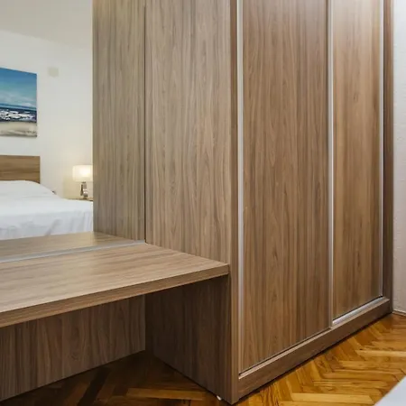 Apartment Bago *