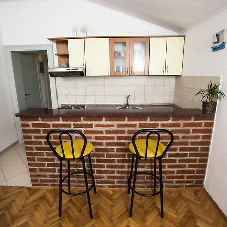 Bago Apartamento Arbanija